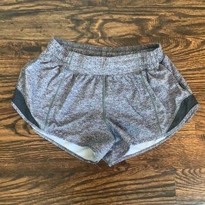 Lululemon Hotty Hot Low Rise Short 2.5”
